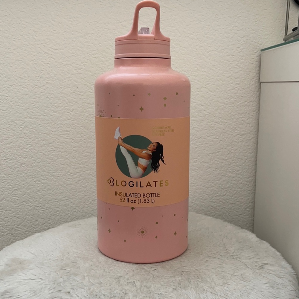 blogilates 62 fl oz insulated bottle